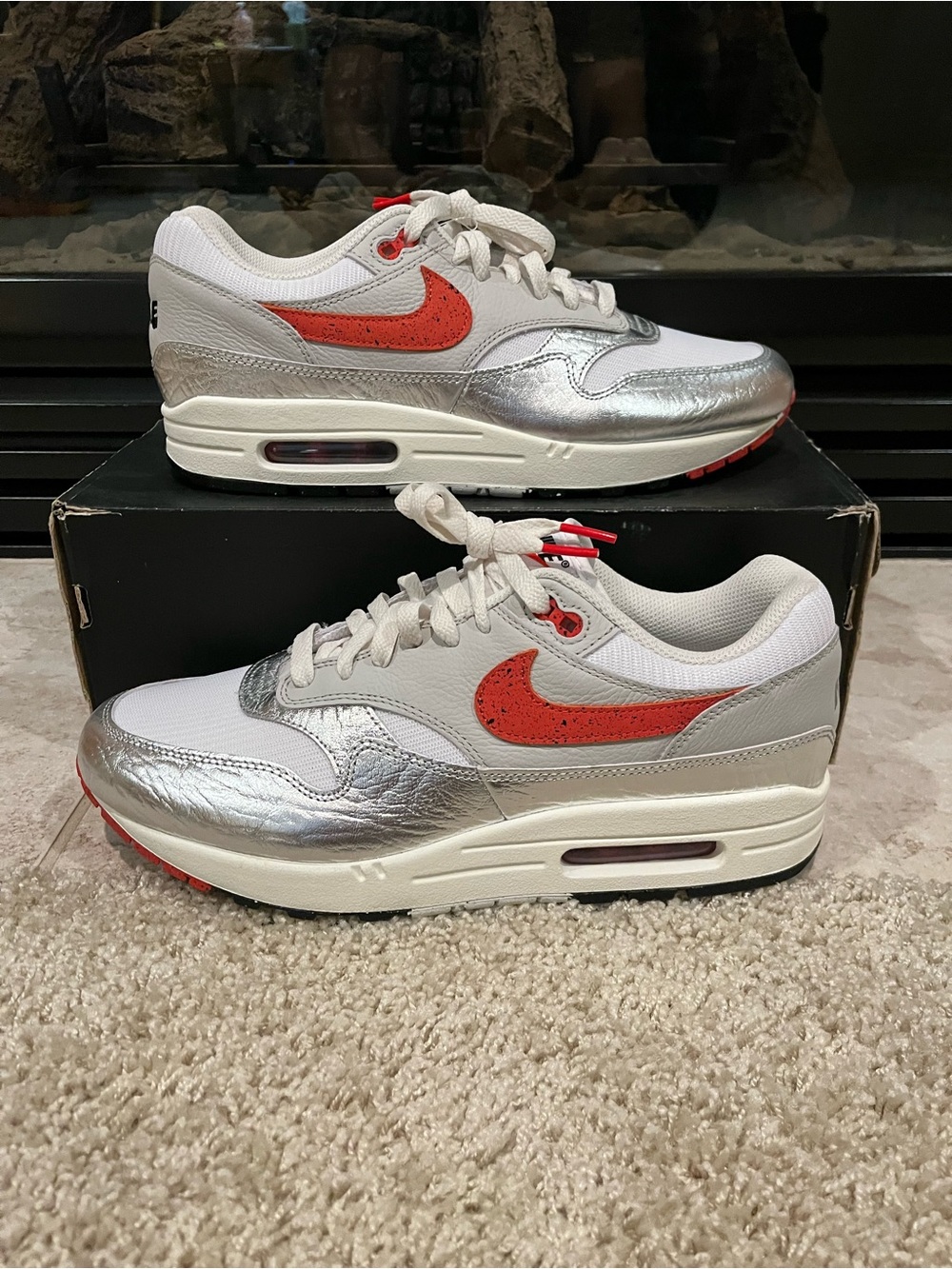 Men’s Nike Air Max BRAND NEW! Size 10 Code HF7746-100 100% Authentic